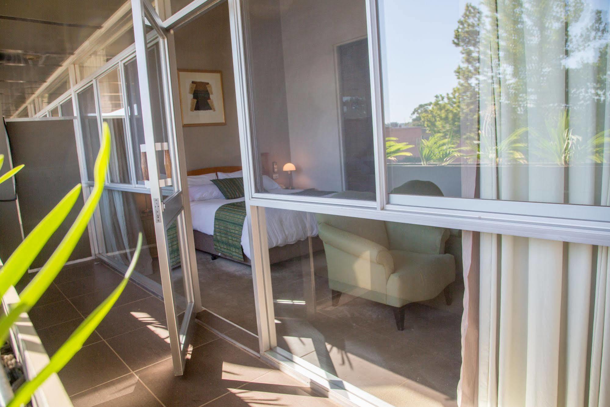 The Grand Motel Griffith Bagian luar foto